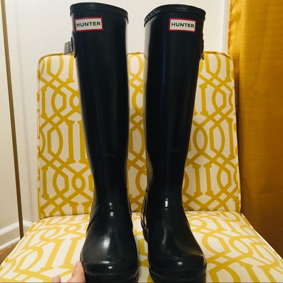 HUNTER Tall Black Glossy Boots - Picture 2 of 8